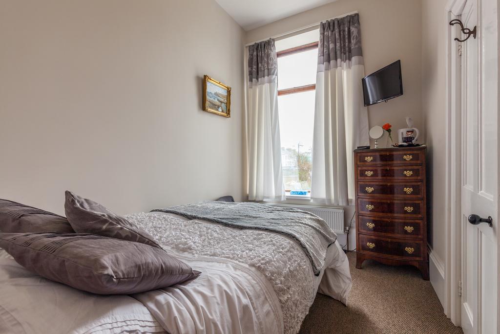 Antrim House Guest Rooms & Suites (Adults Only) Portrush Bilik gambar