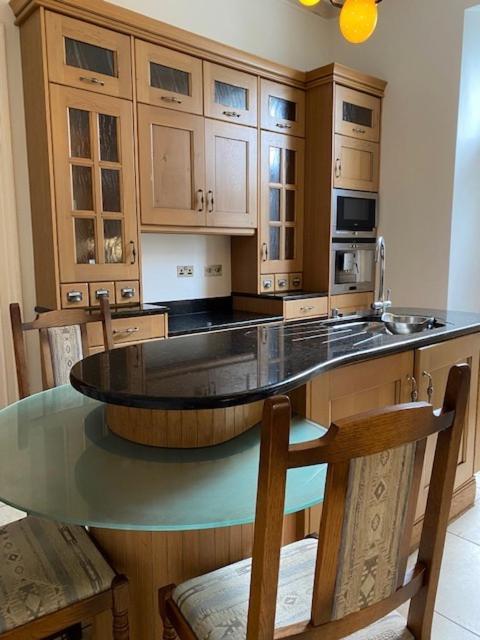 Antrim House Guest Rooms & Suites (Adults Only) Portrush Luaran gambar